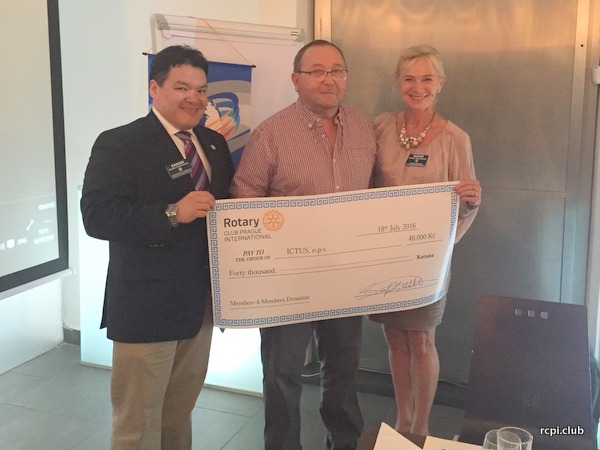RCPI Donates CZK 40 000 To ICTUS Rotary Club Of Prague International